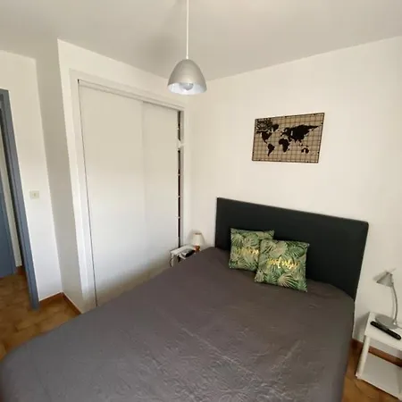 6 Personnes Avec Loggia Dans Avec Parking - Fr-1-837-61 *