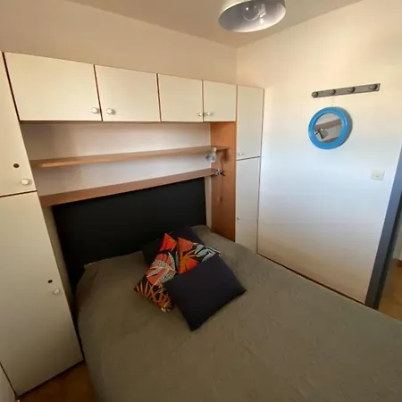 6 Personnes Avec Loggia Dans Avec Parking - Fr-1-837-61 Аржель-сюр-Мер
