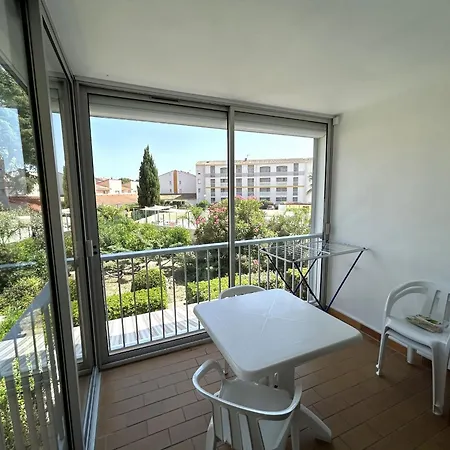 Apartment 6 Personnes Avec Loggia Dans Avec Parking - Fr-1-837-61