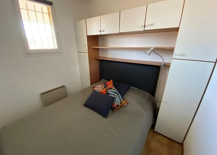 6 Personnes Avec Loggia Dans Avec Parking - Fr-1-837-61 *